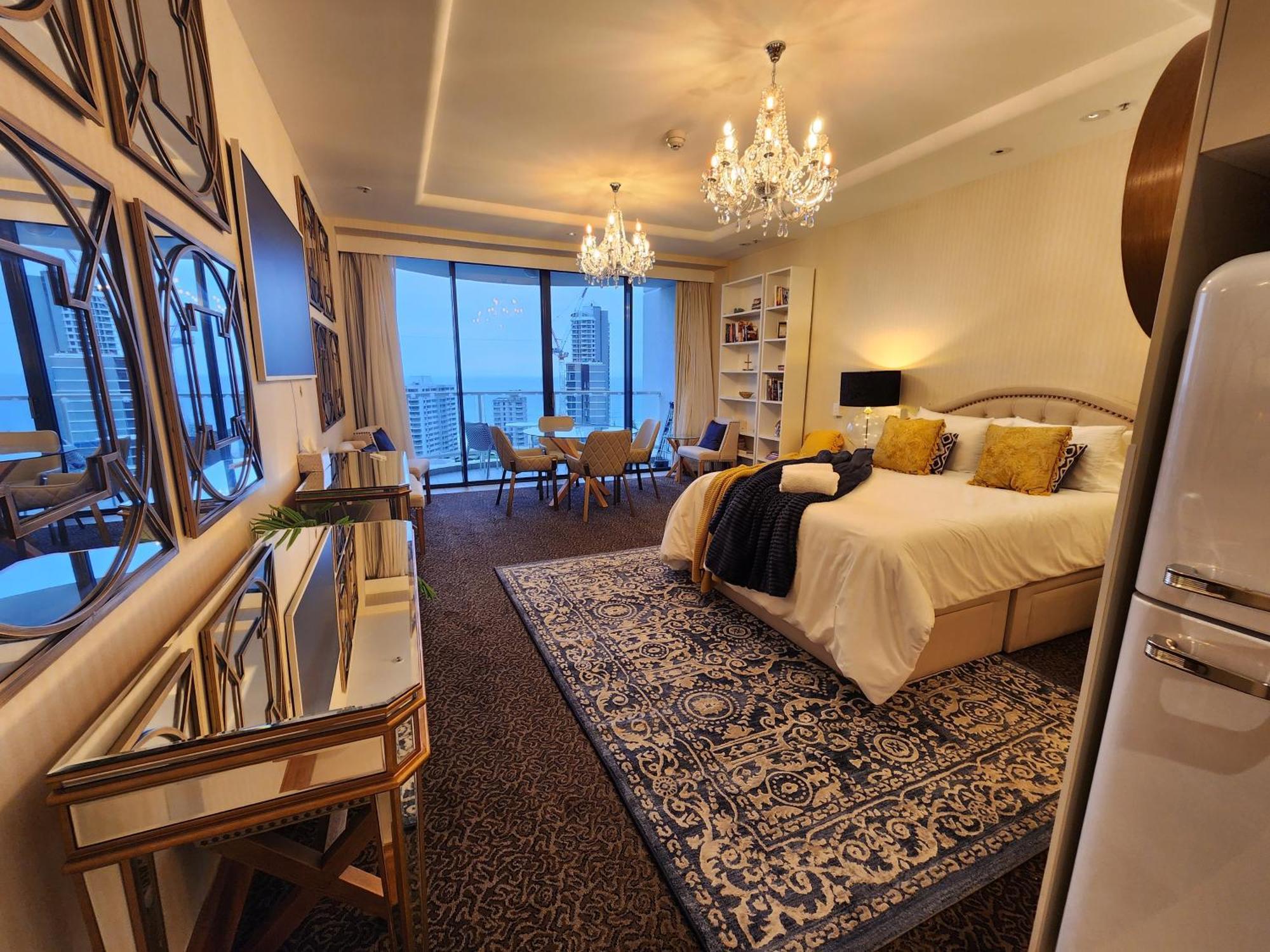 Deluxe Private Apartment And Studio - Ocean Views Gold Coast Exteriér fotografie